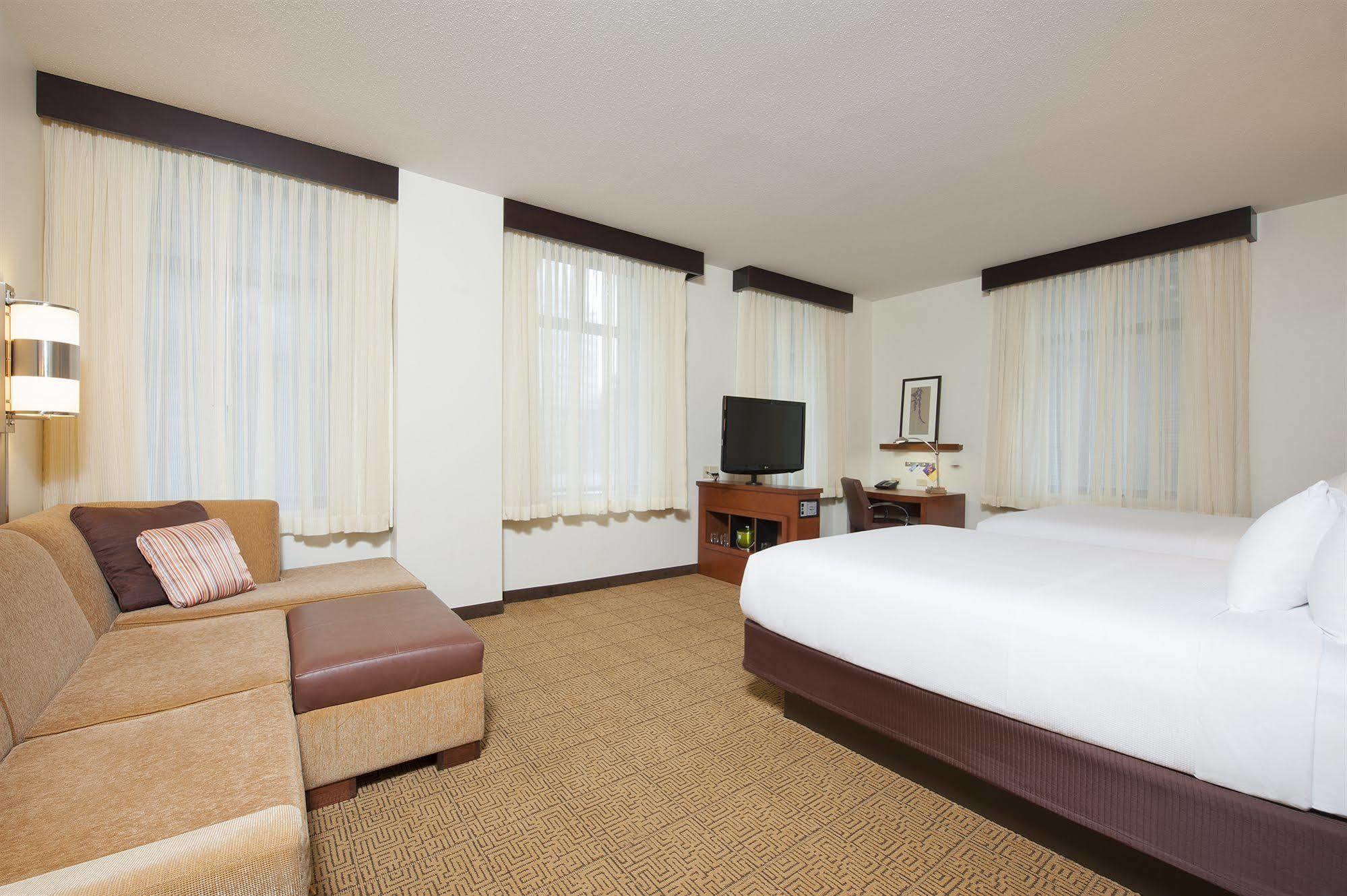 Hyatt Place Des Moines Downtown Extérieur photo