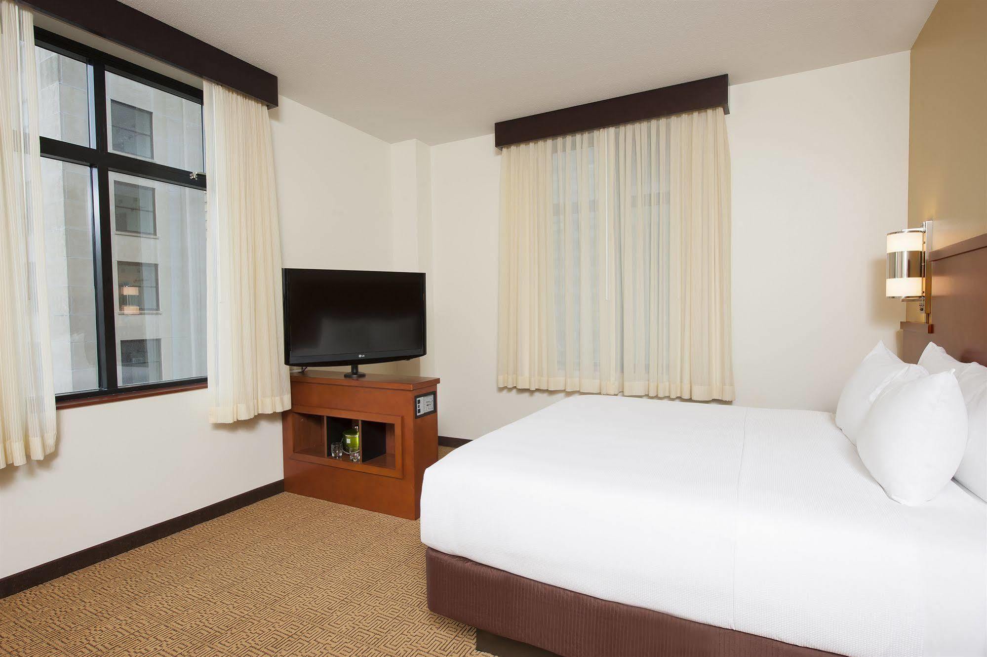 Hyatt Place Des Moines Downtown Extérieur photo