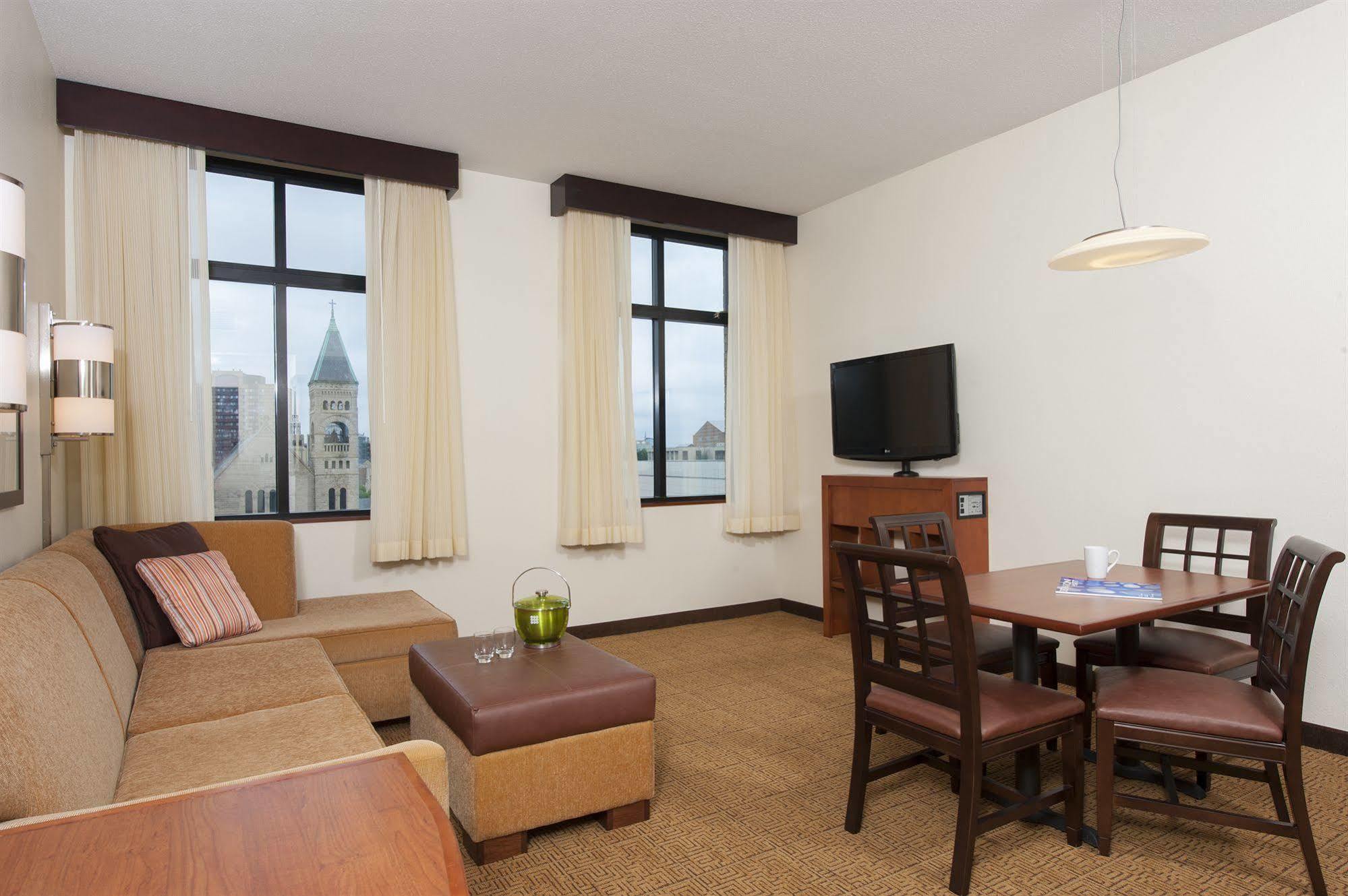 Hyatt Place Des Moines Downtown Extérieur photo